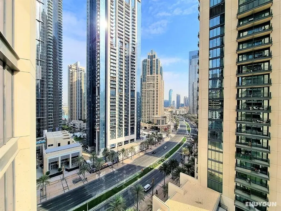 Luxurious Downtown Apt with balcony & View - Oda Manzaraları