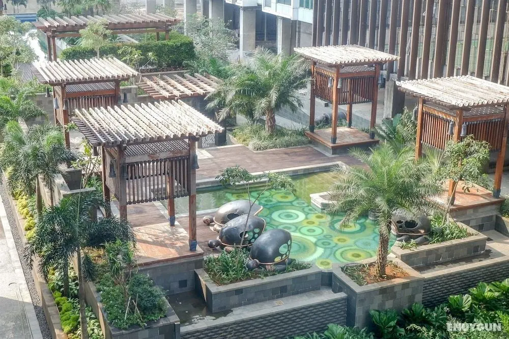 Luxurious Furnished 2BR Kemang Village Apartment - Dış Mekan