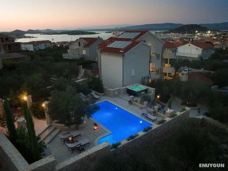 Luxurious Villa in Murter With Pool - Öne Çıkan Resim