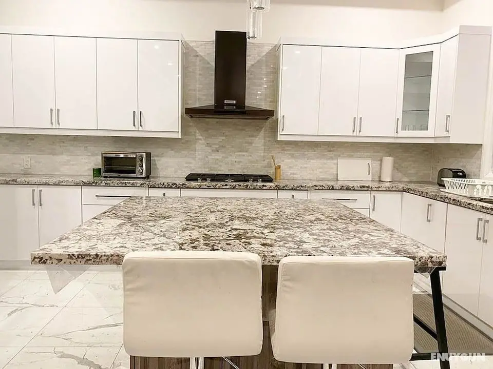 Luxurious Rooms in Pickering - Öne Çıkan Resim