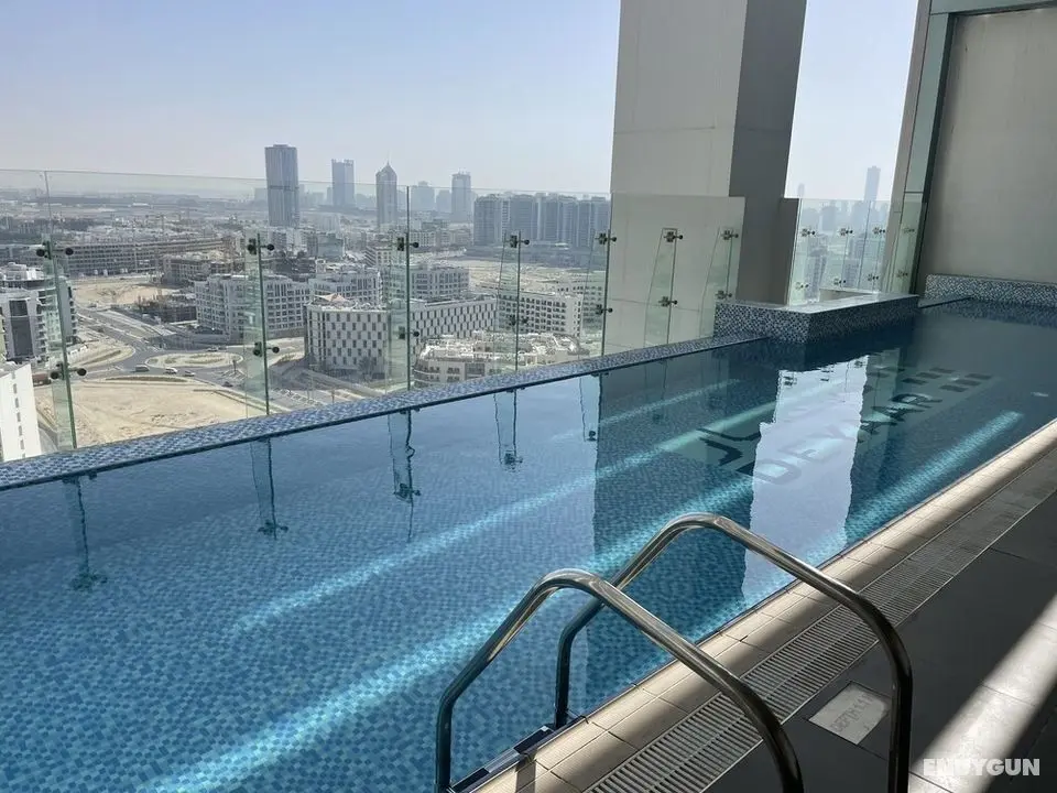 Luxurious and Spacious One-bedroom Apartment in the Heart of Dubai - Havuz