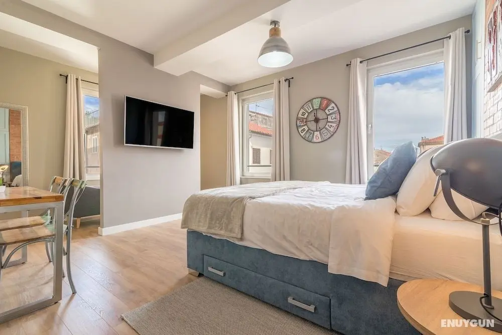 Luxurious Suites Elegance - Öne Çıkan Resim