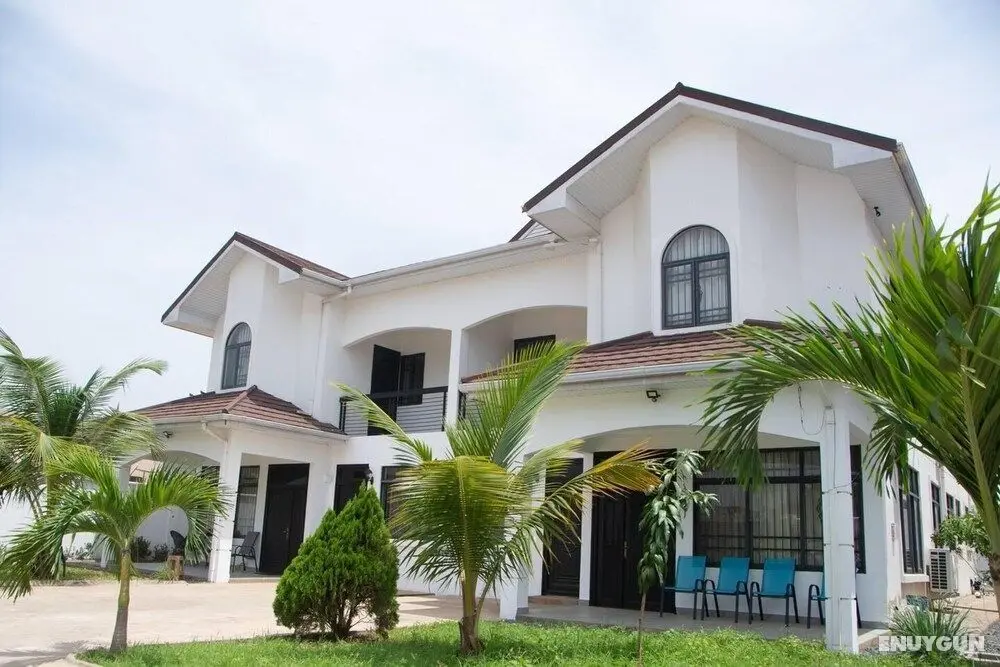 Luxuriously Finished 4-bed House in Tema Comm 25 - Dış Mekan