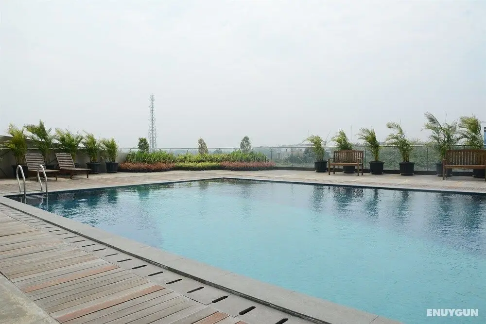 Luxury 1BR Tree Park Apartment BSD - Havuz