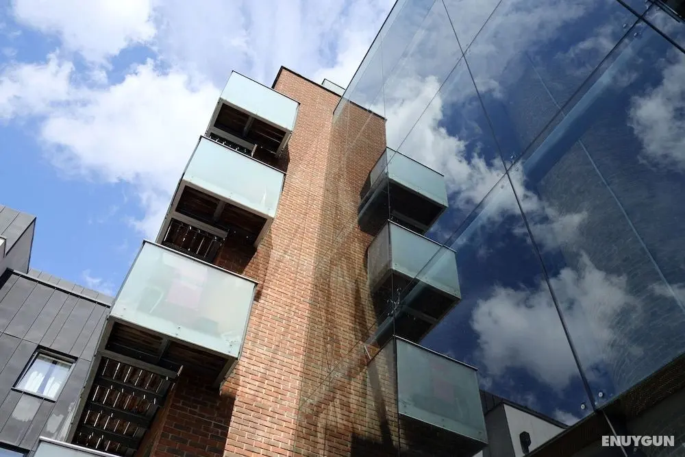 Luxury 2-bed Flat, Parking and Close to the Tube - Dış Mekan