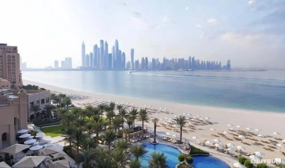 Luxury 2BR Apt Beach Club Full Sea View - İç Mekan