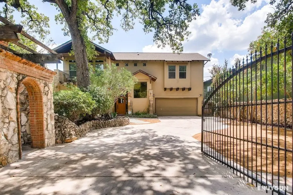 Luxury 4 Bedroom Home in Central Austin - Öne Çıkan Resim