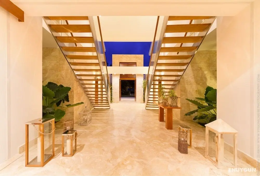 Luxury 5-room Modern Villa With Movie Theater at Exclusive Punta Cana Golf and Beach Resort - Oda