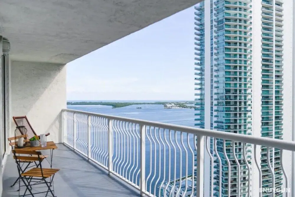 Luxury Apartments W Pool & Ocean views - Oda Manzaraları