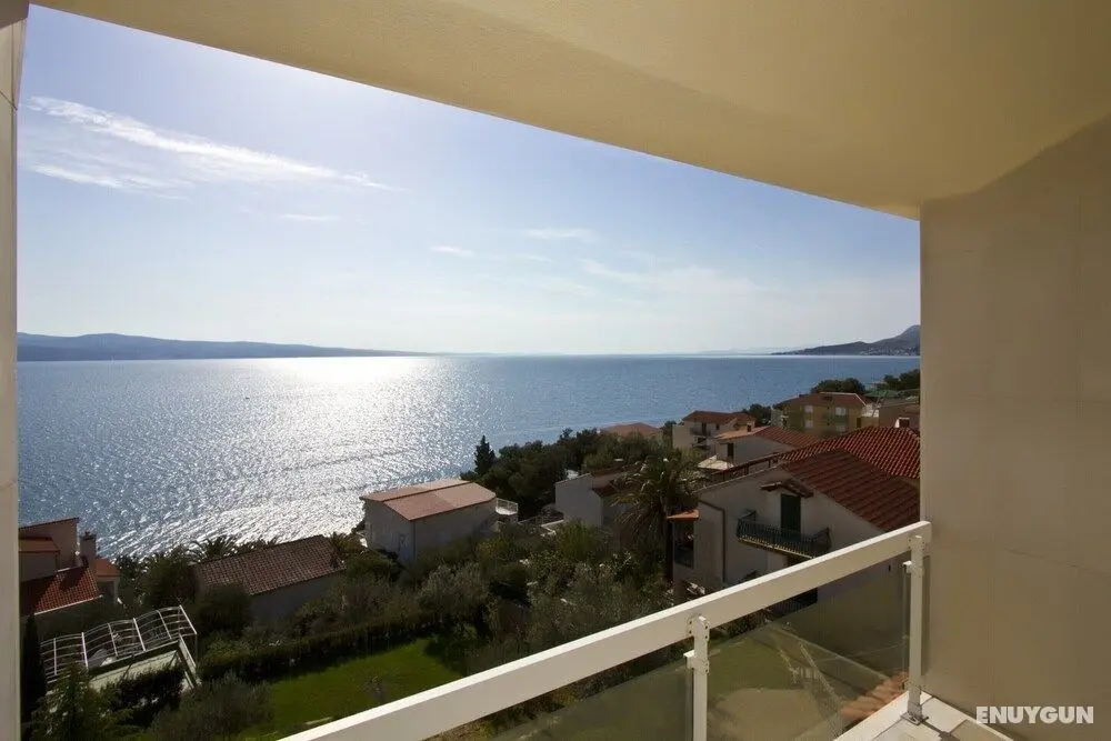 Luxury apt With 3 Balconies, Terrace & sea View - Oda Düzeni