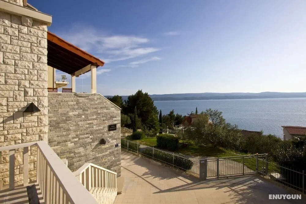 Luxury apt w. 3 Bedrooms, big Terrace & sea View - Oda Düzeni