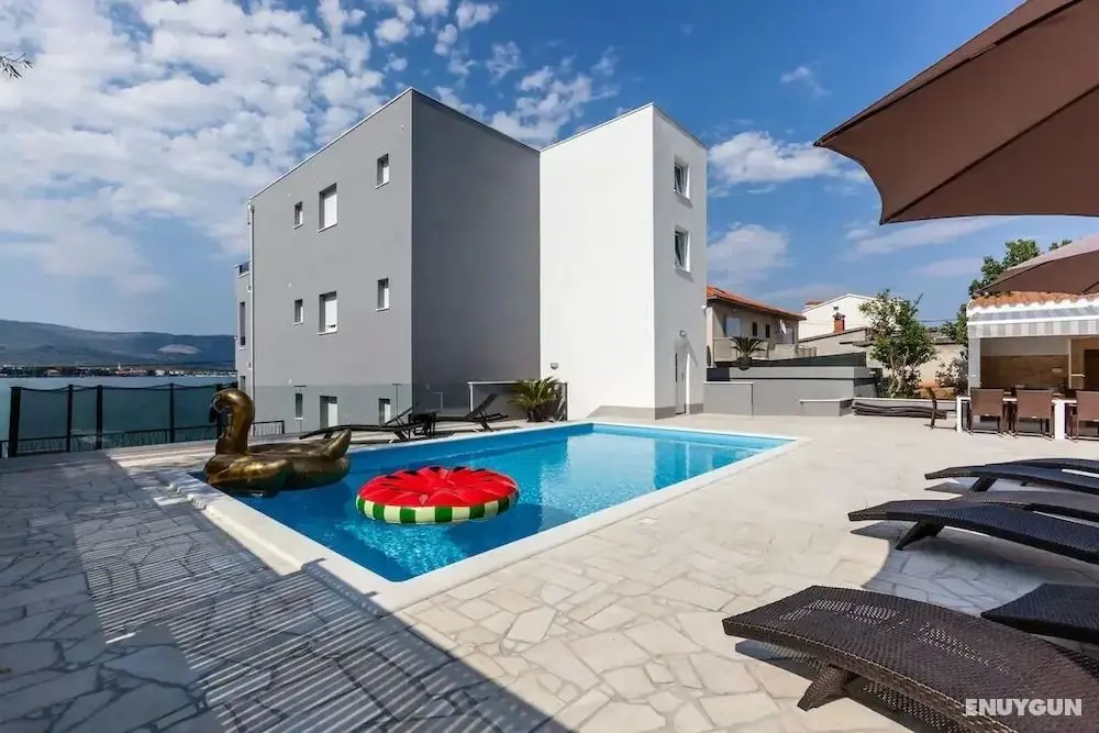Luxury Villa ARIA Seafront for 21 people - Öne Çıkan Resim