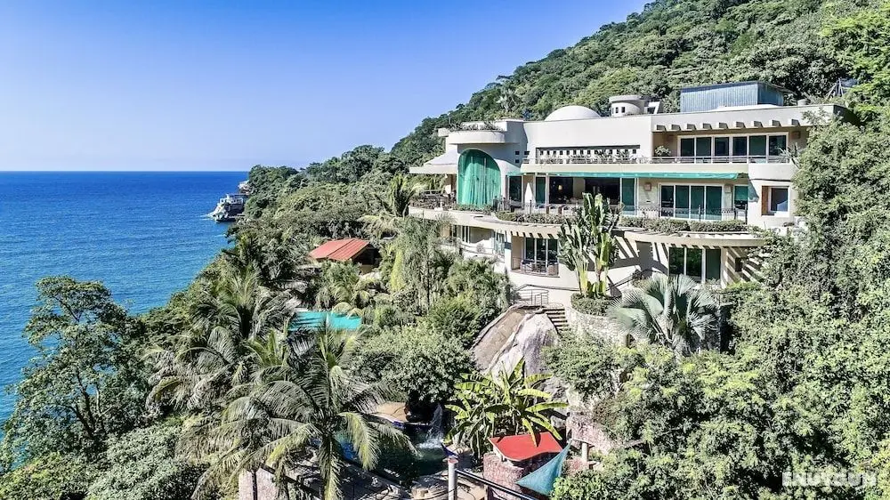 Luxury Beach Frontage Villa With Amazing Views for Rent - Öne Çıkan Resim