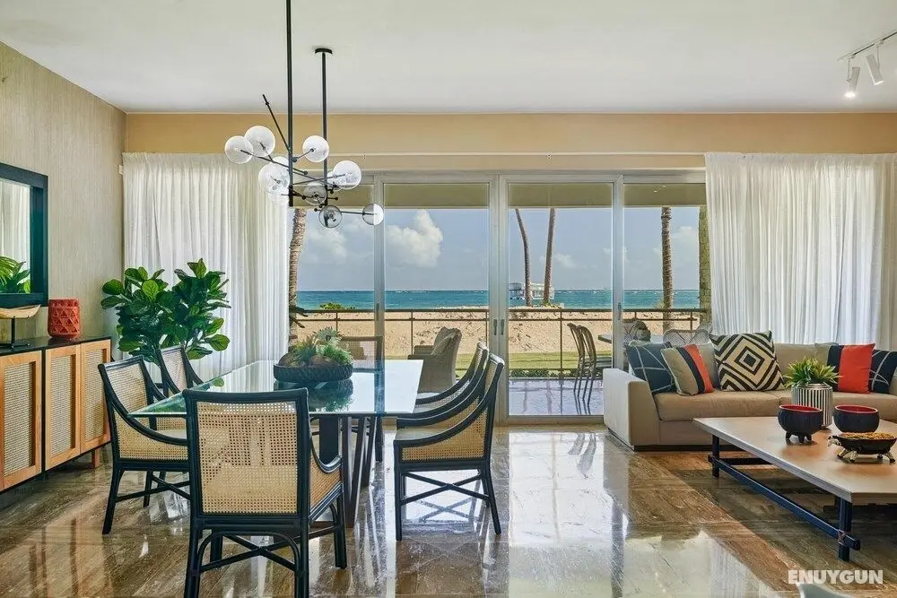 Luxury Beachfront Condo A-101 - Oda