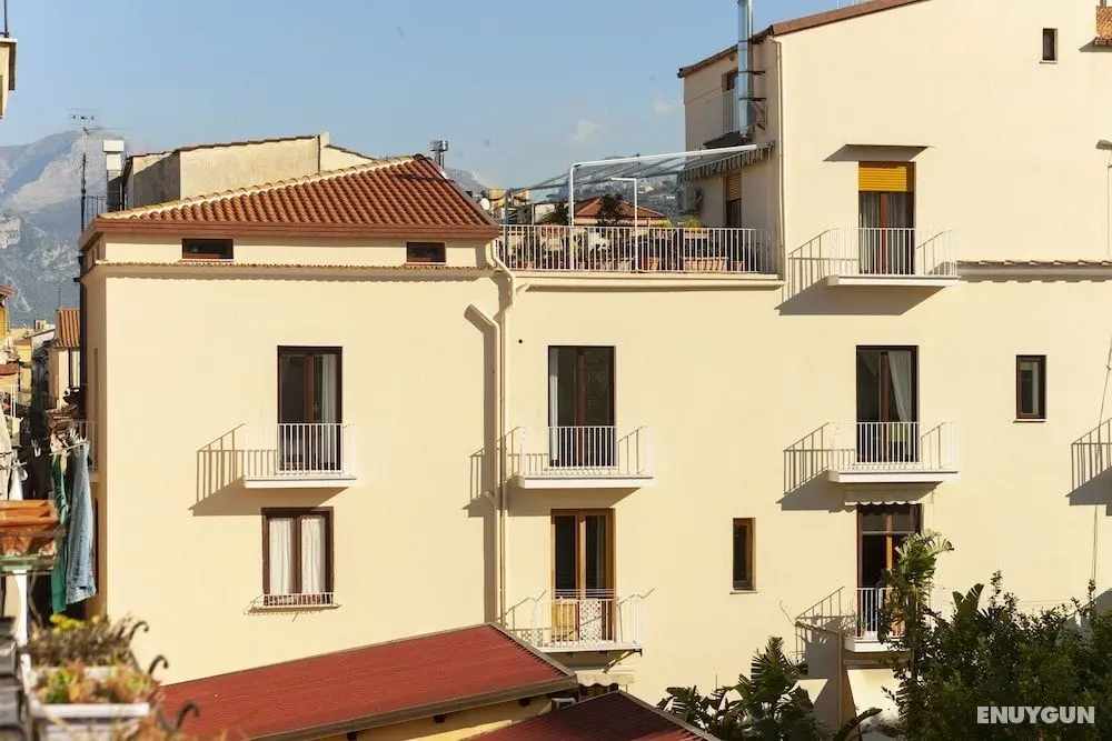 Luxury Four Bedroom Home - Oda Manzaraları