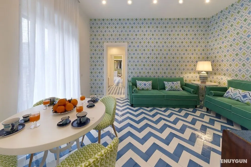 Luxury Four Bedroom Home - Öne Çıkan Resim
