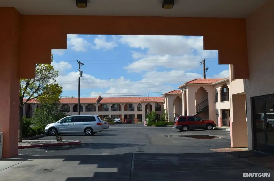 Luxury Inn - Öne Çıkan Resim