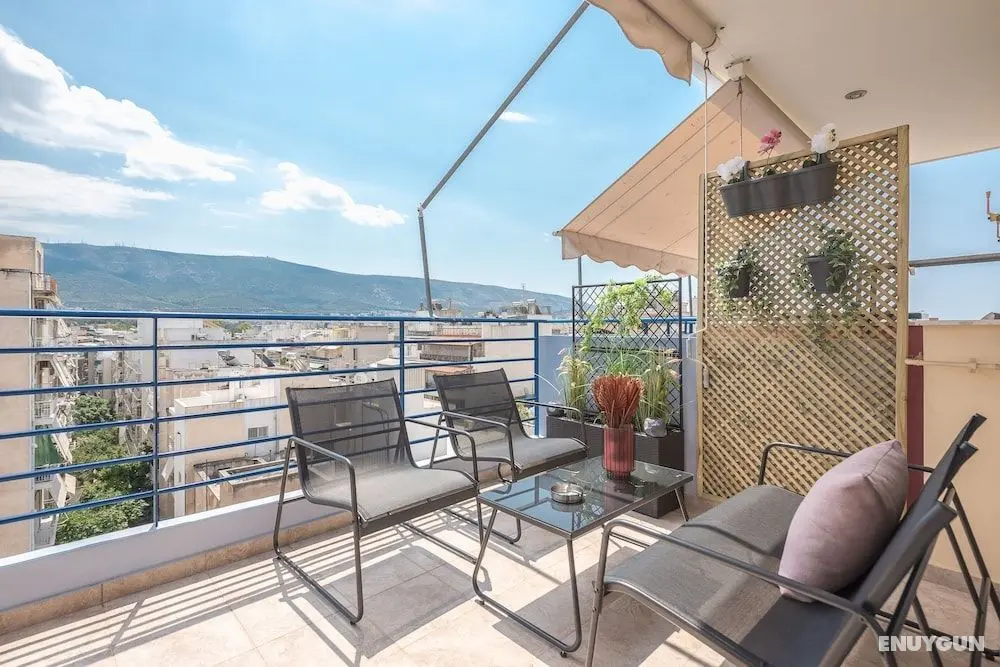 Luxury Loft with a Balcony by CloudKeys - Oda Manzaraları