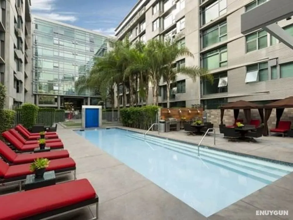 Luxury Loft Next to Staples Center - Havuz
