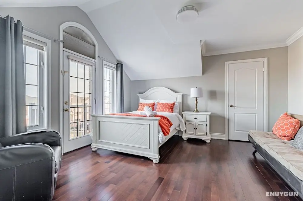 Luxury Villa - Mississauga Square One - Oda