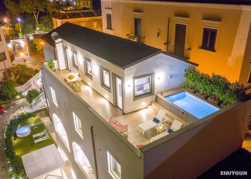 Luxury Villa with Penthouse, Pools and Sea View - Dış Mekanlar