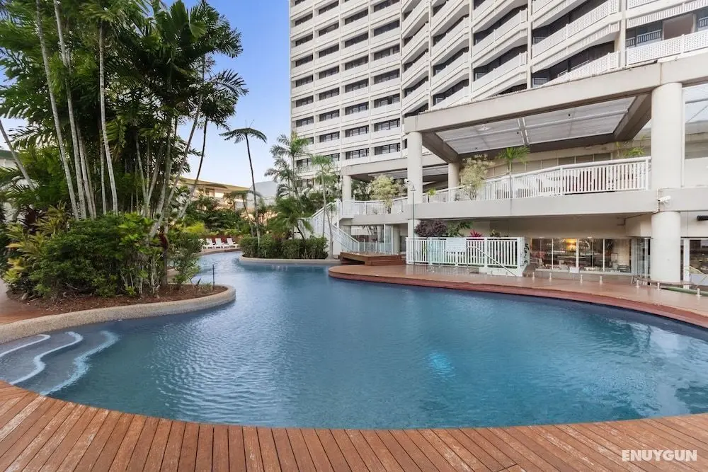 Luxury Pool Side Apartment in Beachfront Resort - Havuz