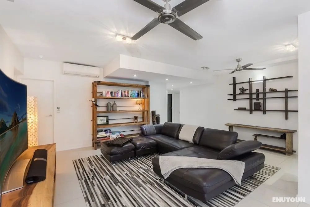 Luxury Pool Side Apartment in Beachfront Resort - Öne Çıkan Resim