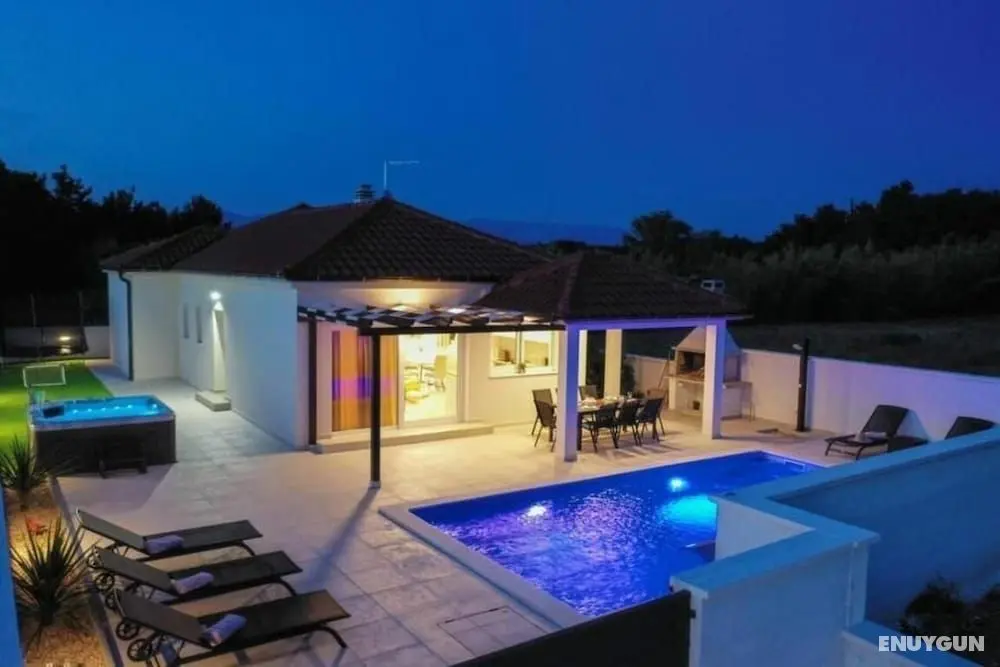 Luxury Villa Sabun with Pool & Hot Tub - Öne Çıkan Resim