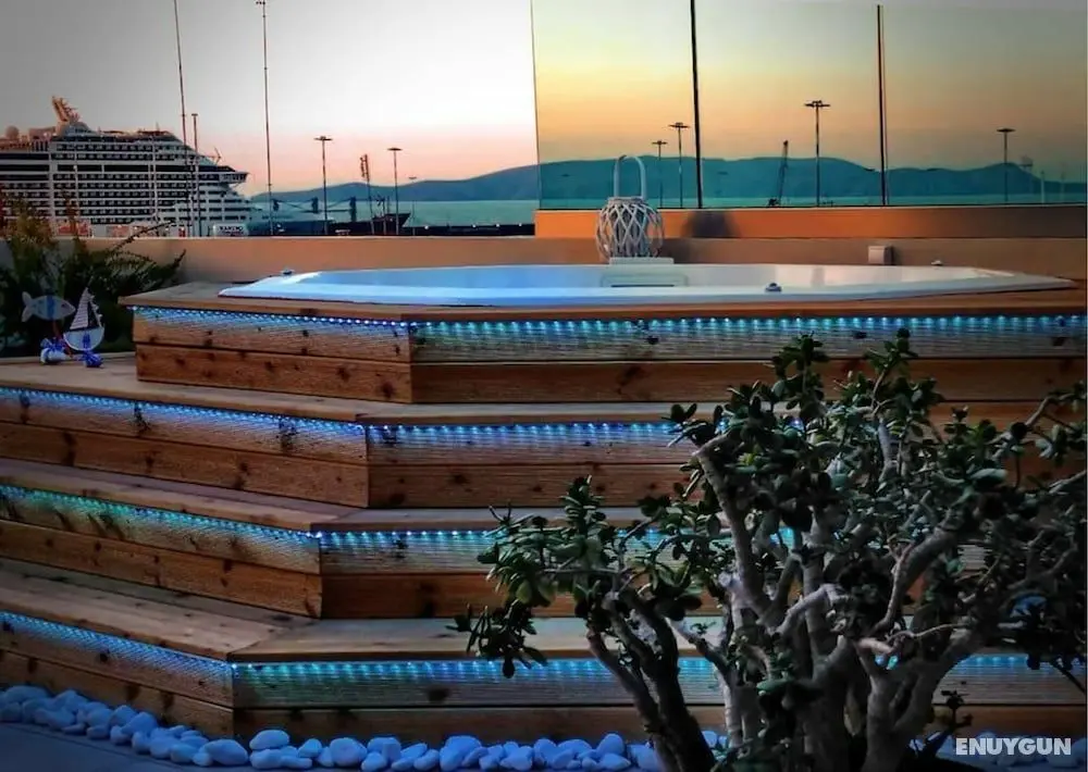 Luxury Sea View Penthouse with Hot Tub - Havuz