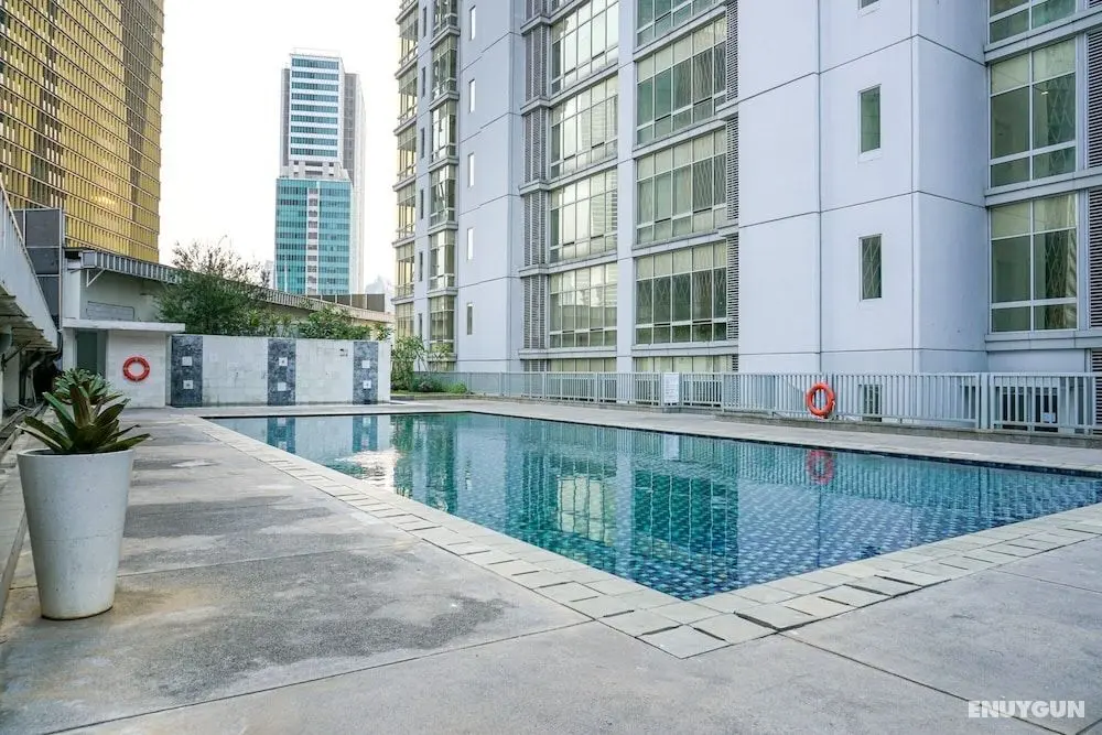 Luxury And Strategic 1Br Apartment At The Empyreal Epicentrum - Dış Mekan