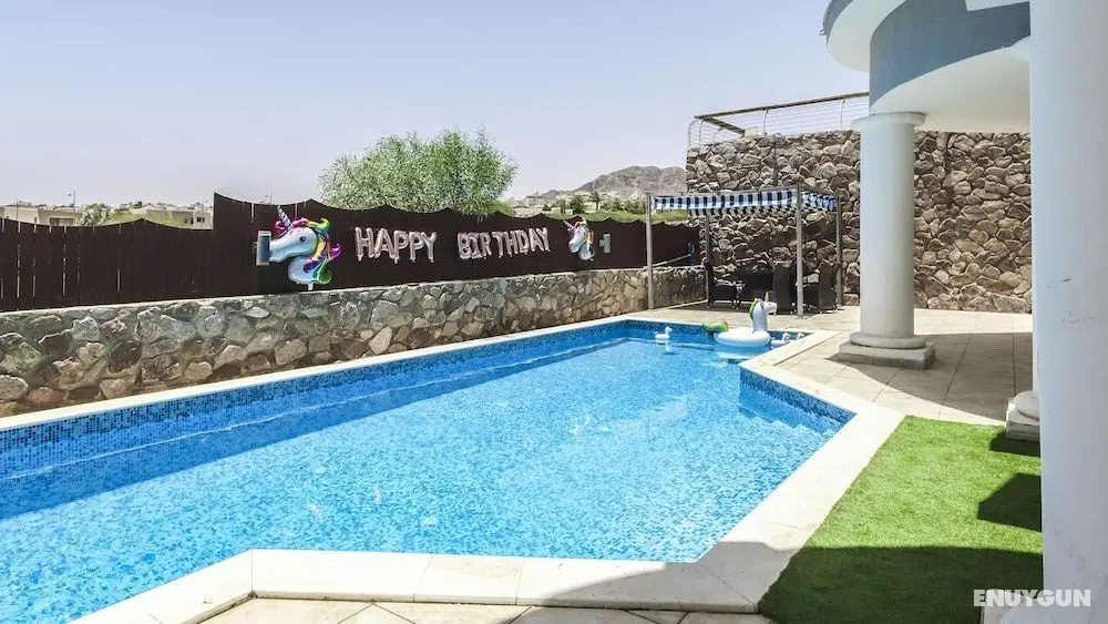 Luxury Suite By The Pool - Öne Çıkan Resim