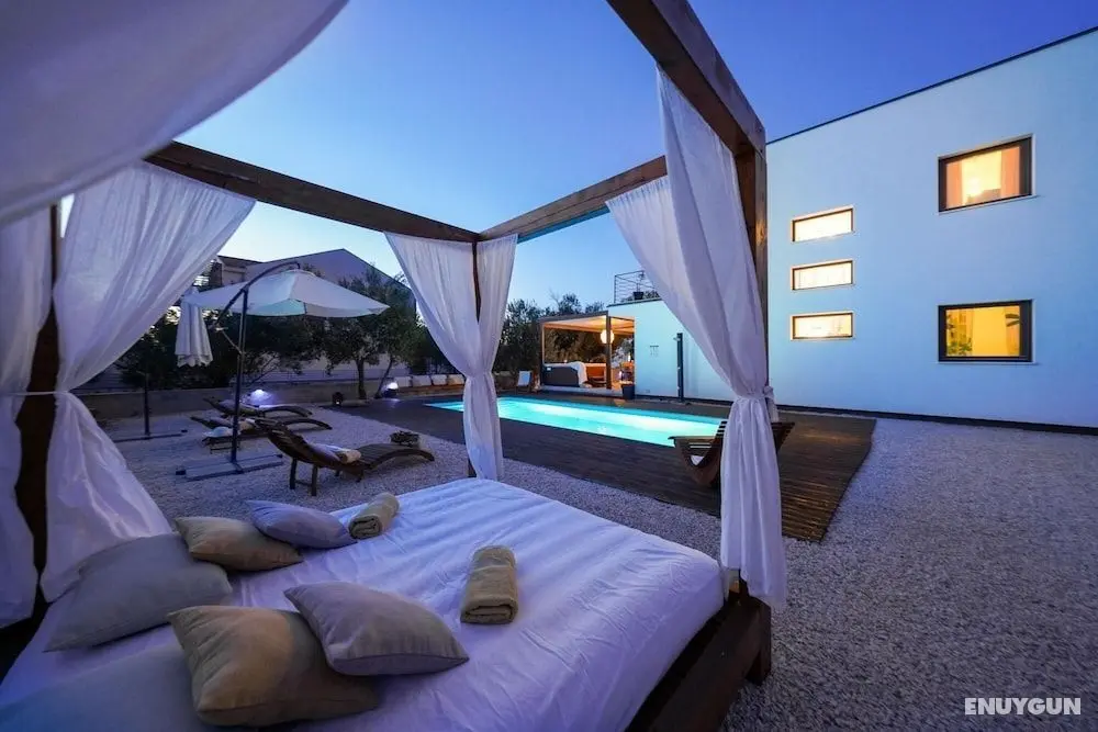 Luxury Villa Sun ica Only 250 m From the sea Jacuzzi Private Pool Playground - Oda
