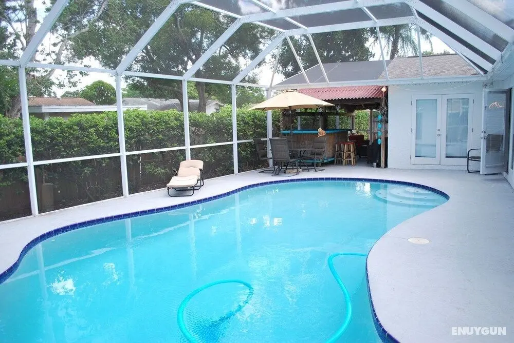 Luxury Vacation Villa with Heated Pool - Havuz