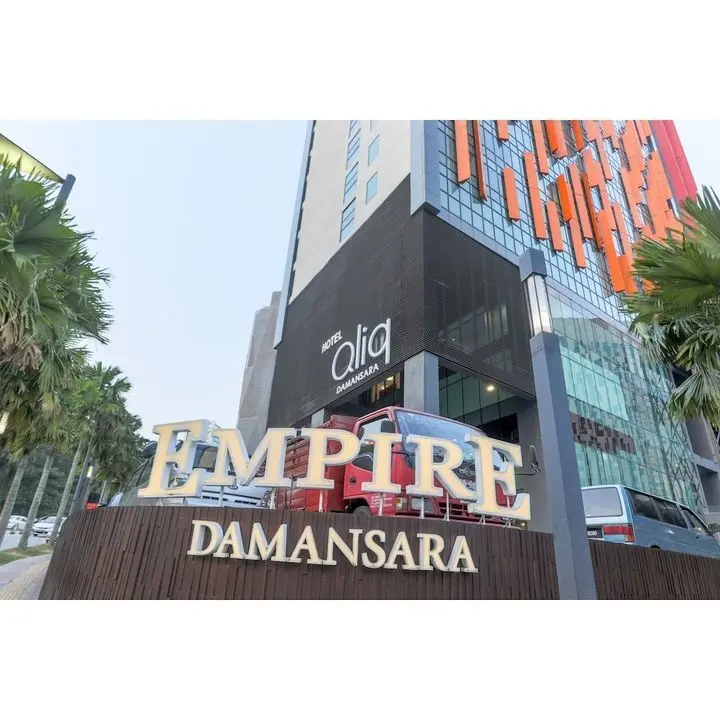 Luzzeri Suite Empire Damansara - Dış Mekan