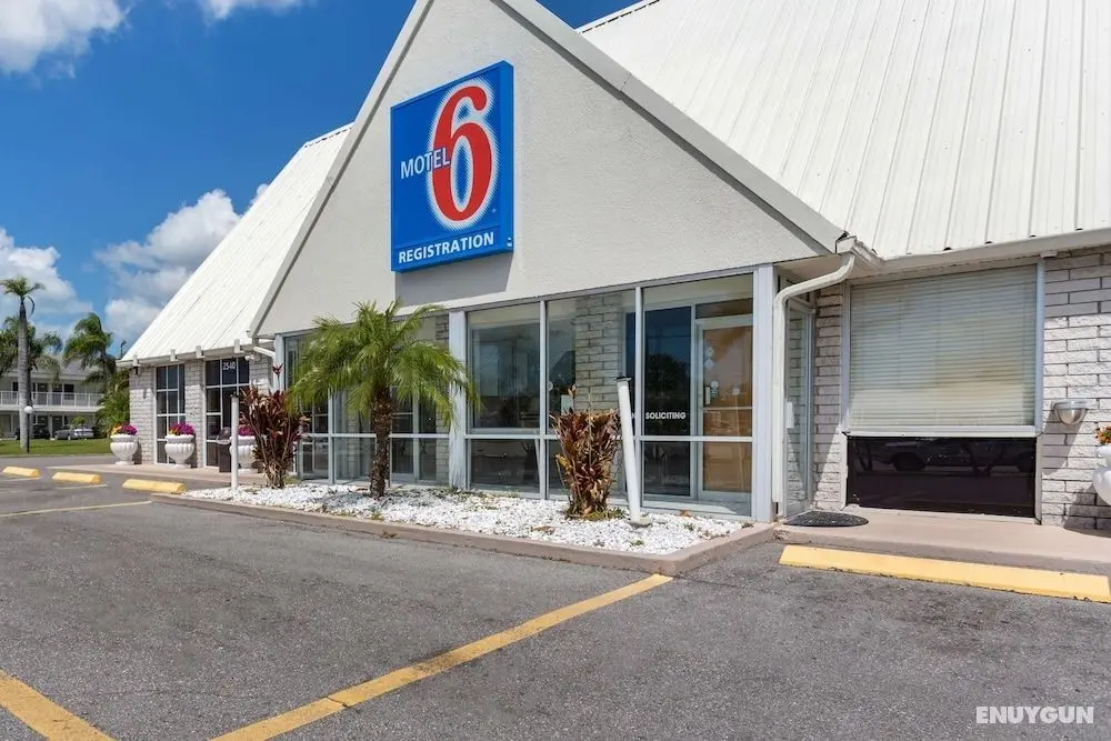 Motel 6 Englewood, FL - Öne Çıkan Resim