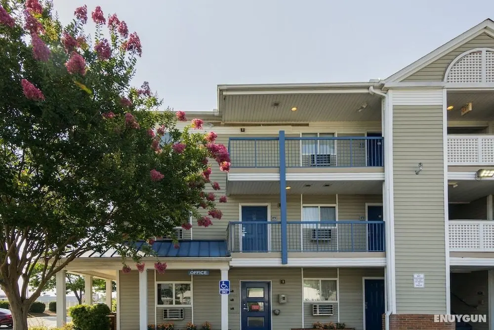Motel 6 Greensboro, NC - I-40 - Dış Mekan