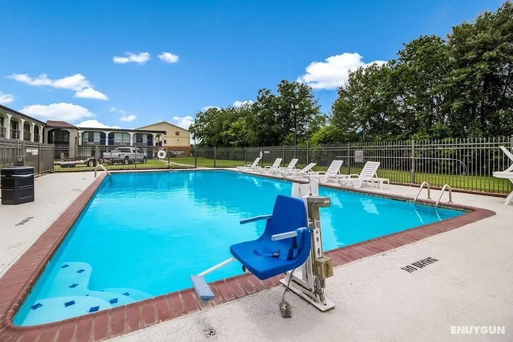 Motel 6 Groves, TX - Öne Çıkan Resim