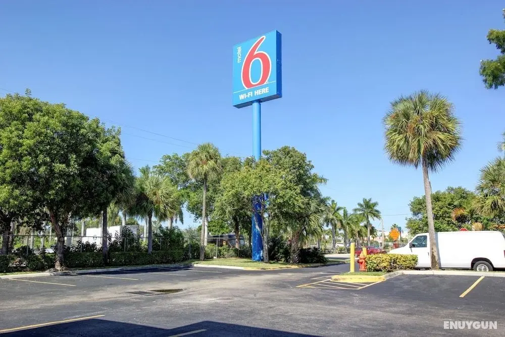 Motel 6 Lantana, FL - Öne Çıkan Resim