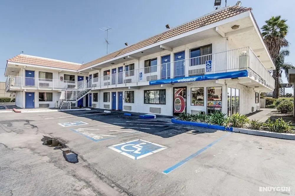 Motel 6 Modesto, CA - Öne Çıkan Resim