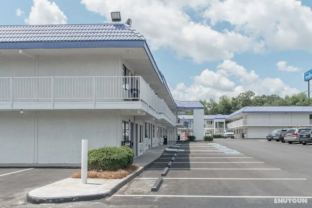 Motel 6 Norcross, GA - Atlanta Northeast - Otopark