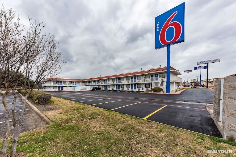 Motel 6 North Richland Hills, TX - Öne Çıkan Resim