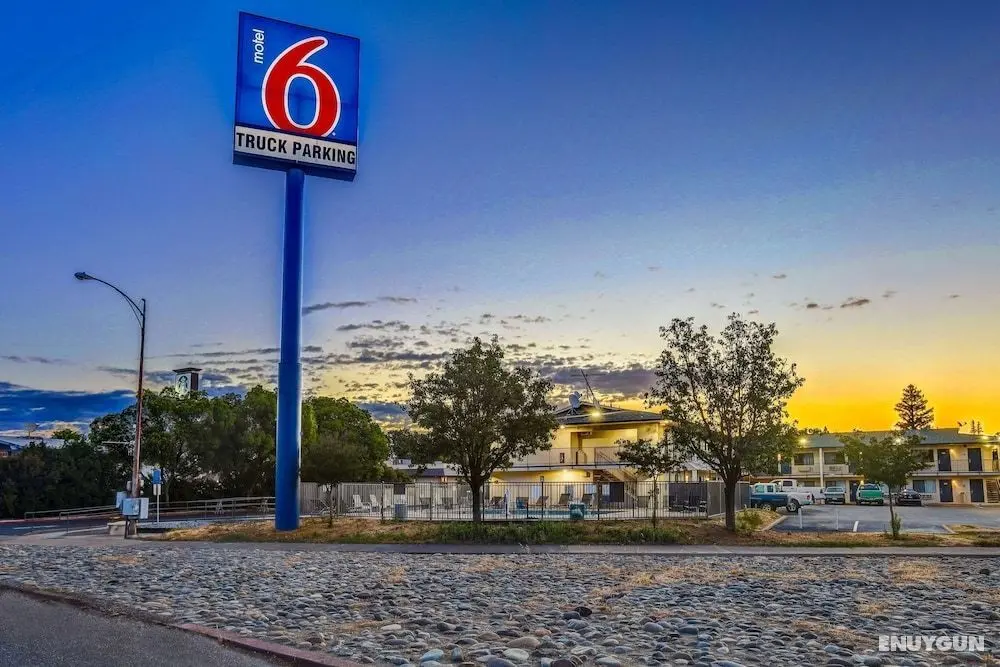 Motel 6 Red Bluff, CA - Öne Çıkan Resim