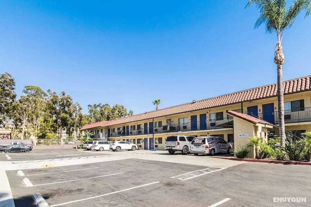 Motel 6 Riverside, CA - UCR East - Dış Mekan