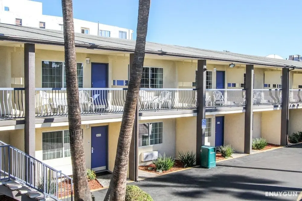 Motel 6 San Diego Airport - Harbor - Dış Mekan