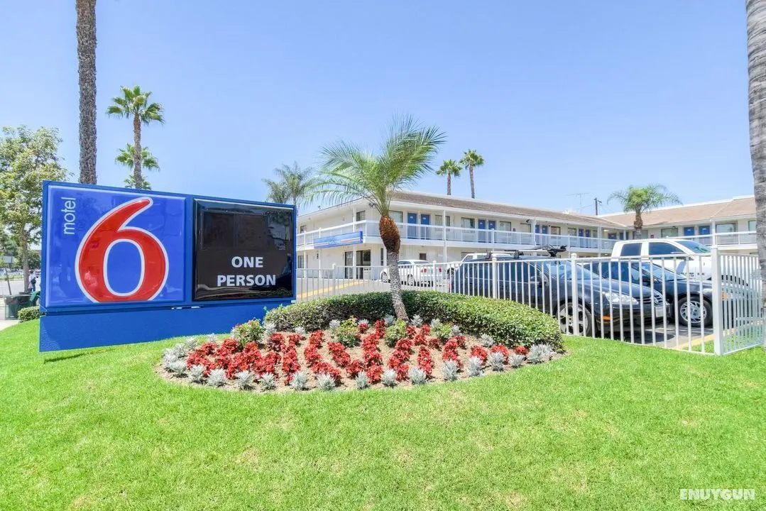 Motel 6 Santa Ana - Genel