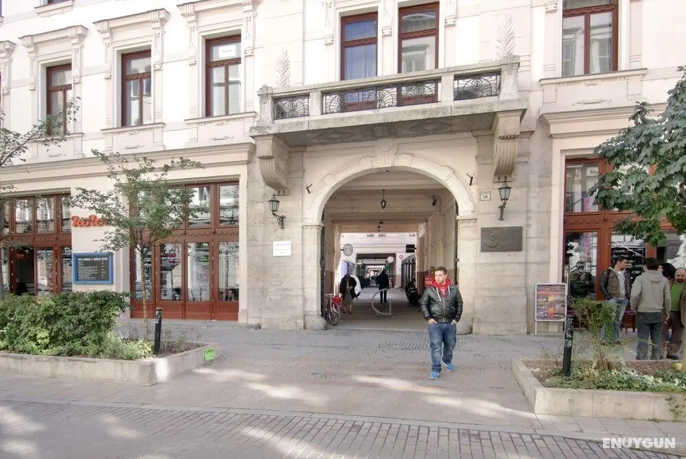 Made Inn Budapest - Dış Mekan