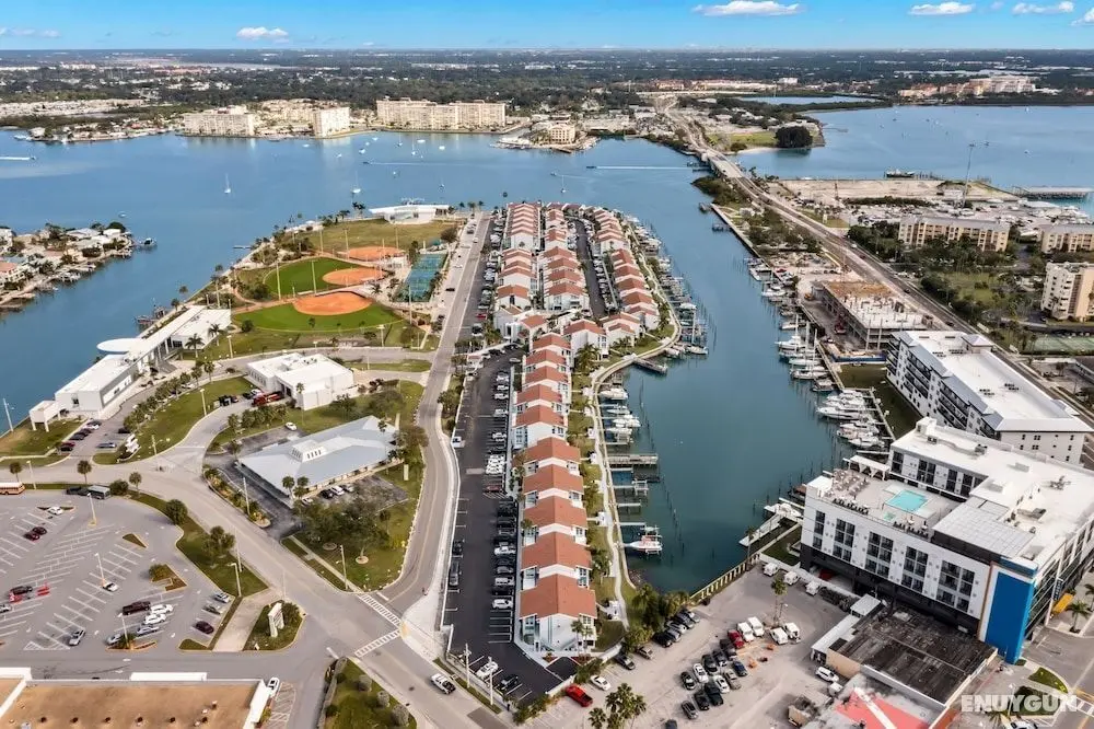 Madeira Beach Yacht Club 357h - Öne Çıkan Resim