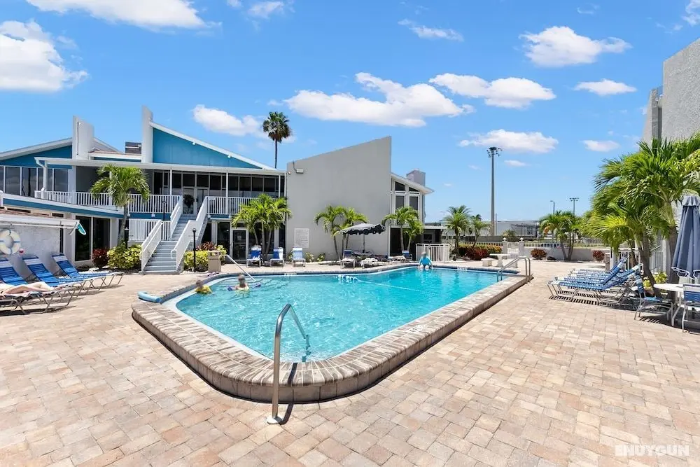 Madeira Beach Yacht Club - Öne Çıkan Resim