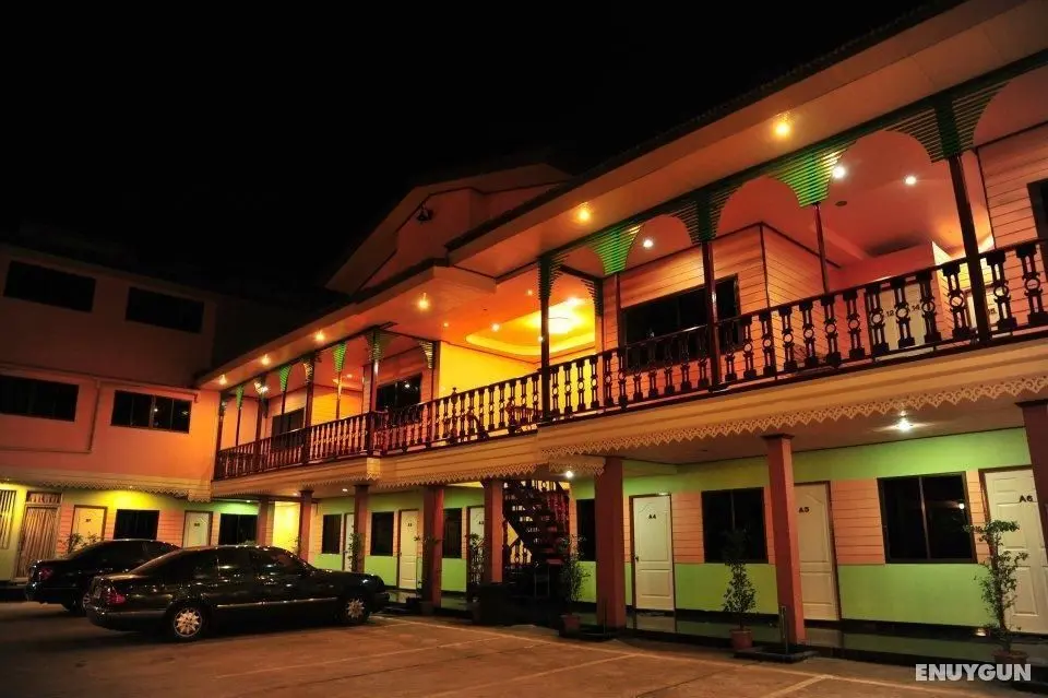 Magic House Hostel - Genel