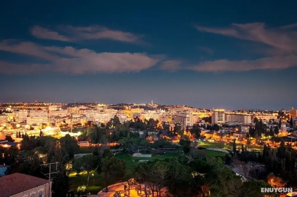 Magical View - Central City - Oda Manzaraları